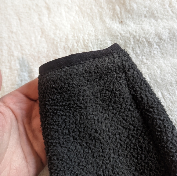 Final call 4/22- North Face fleece sweatshirt - Picture 7 of 9